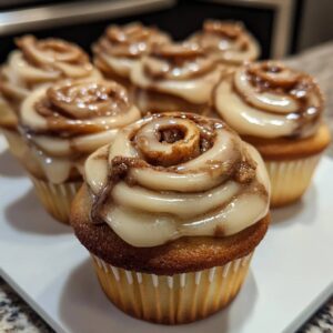 Cinnamon Roll Cupcakes