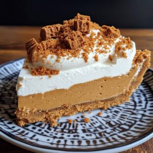 No Bake Cookie Butter Pie (Biscoff Cream Pie with Speculoos