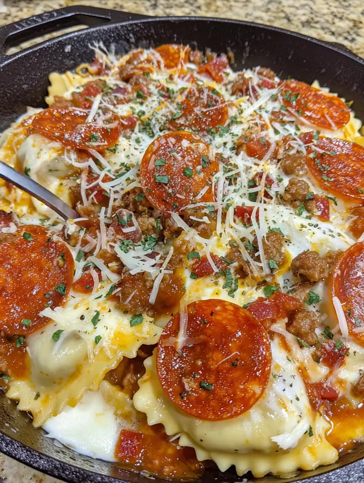 Cheesy Pizza Ravioli Bake